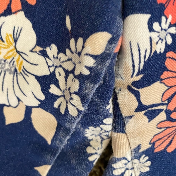 Floral capris - Picture 2 of 4